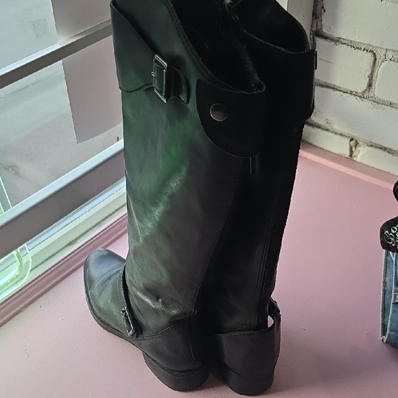 Black Knee-High Leather Boots with adjustable buckle strap - Picture 2 of 5